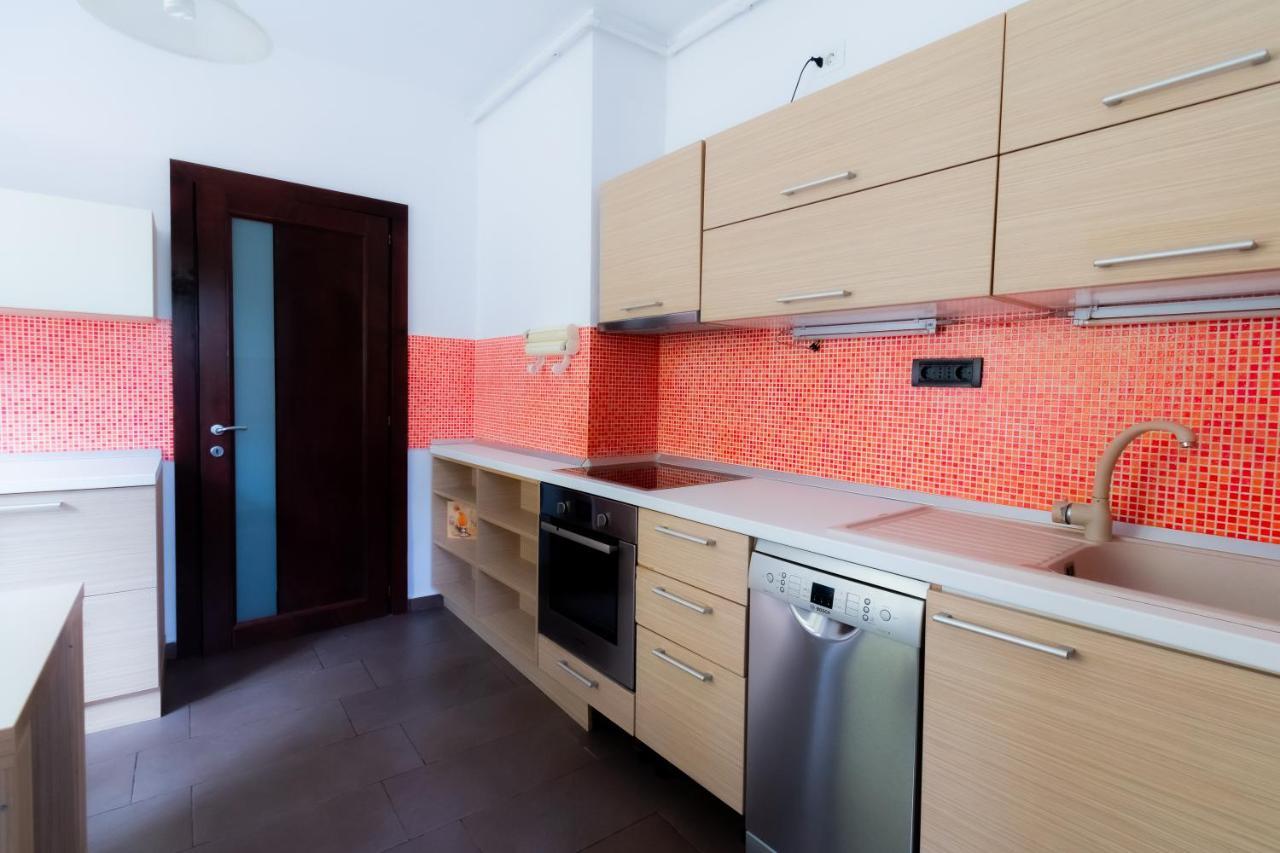 Appartamento Db Apt - Comfort And Space In The Heart Of Old Town Braşov Esterno foto